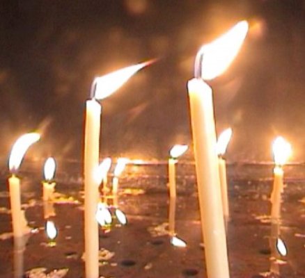 Lumânări aprinse, în memoria celor ucişi de SIDA